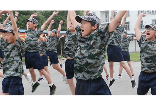 中国青少年军事夏令营
